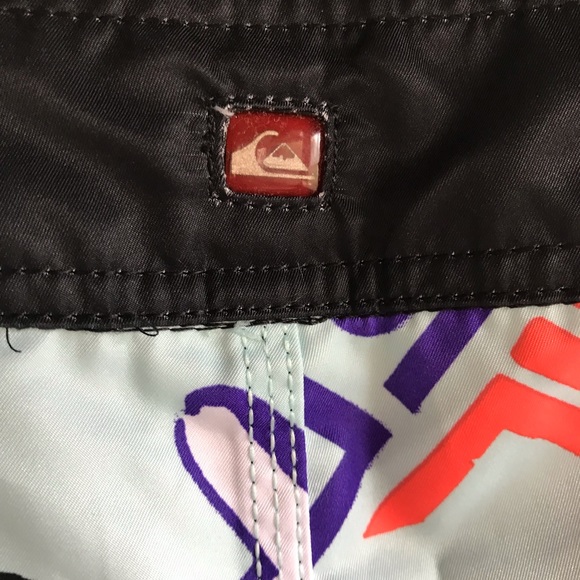 Quicksilver men’s bathing trunks board shorts (36) - Picture 4 of 5